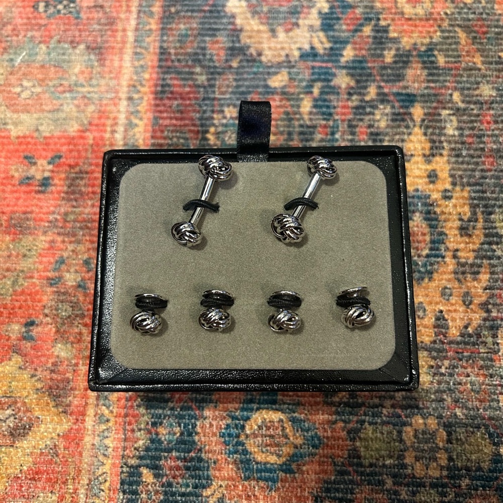 SILVER KNOT CUFFLINK AND STUD SET